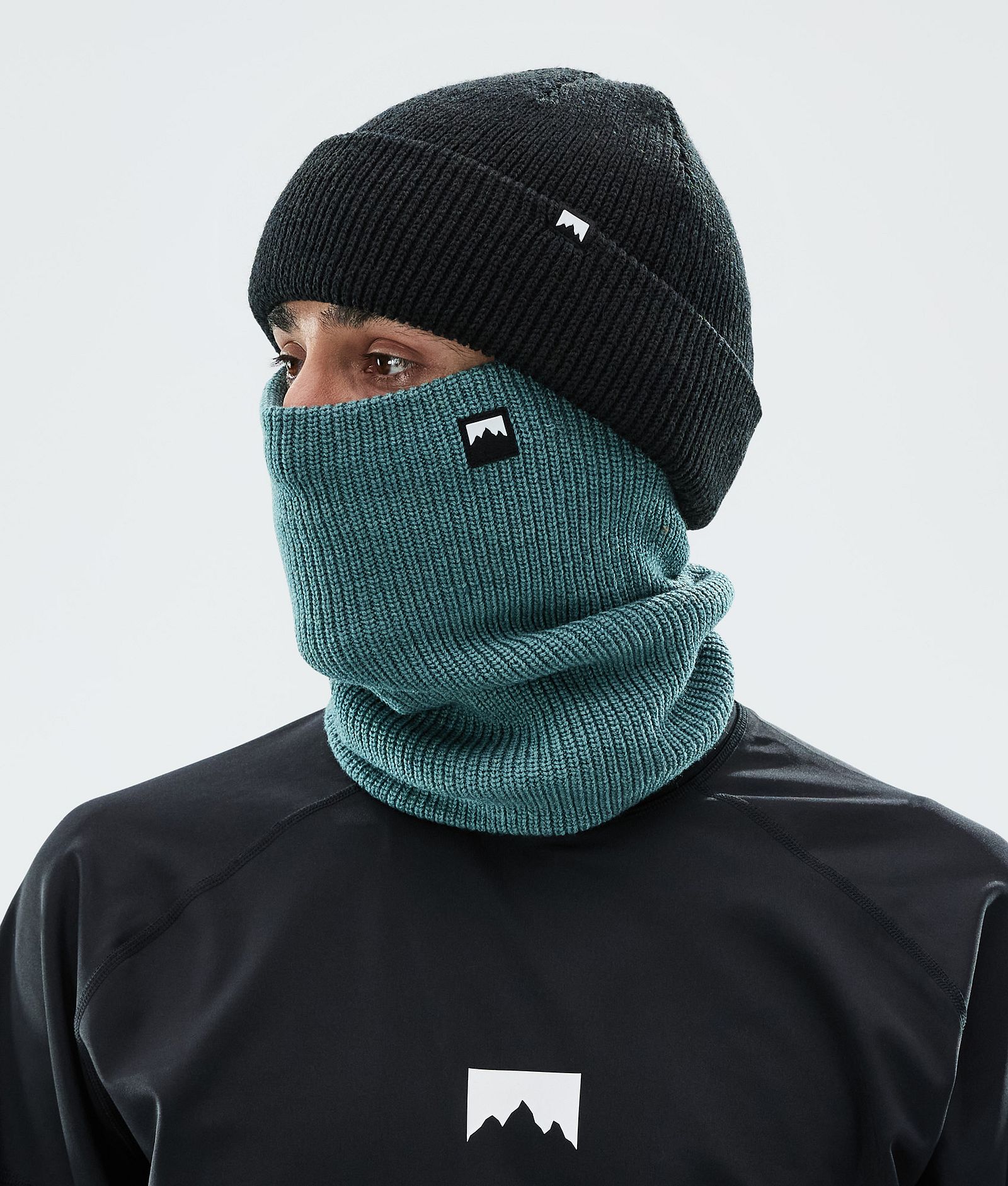 Classic Knitted 2022 Facemask Atlantic, Image 2 of 3
