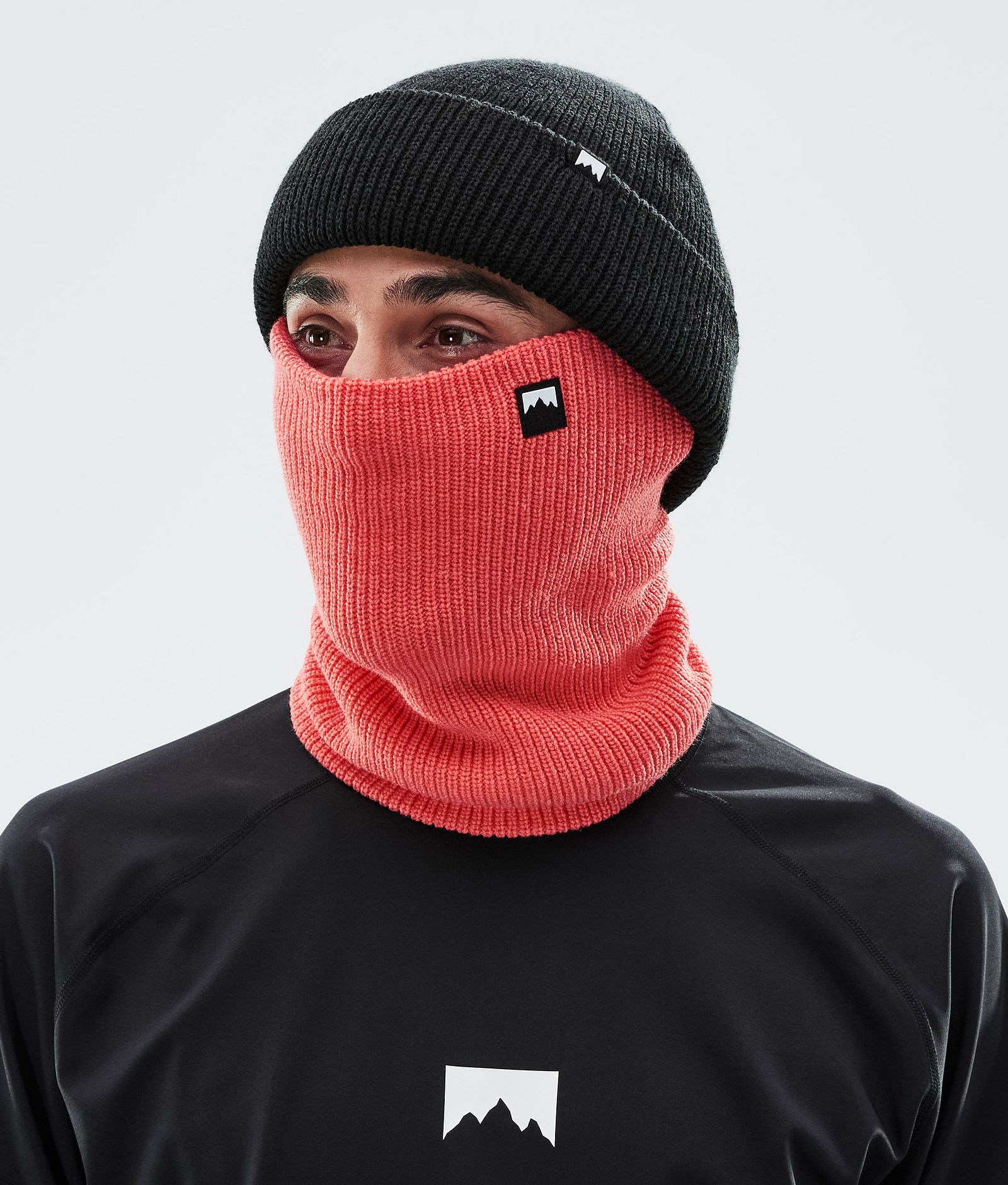 Classic Knitted 2022 Facemask Coral, Image 2 of 3