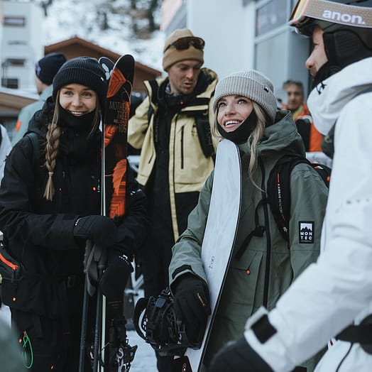 Client @klarawahlberg dans Doom W Veste Snowboard Femme Greenish