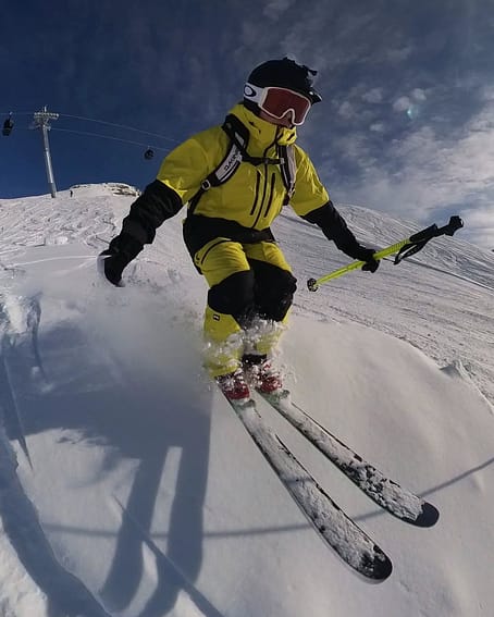 Customer @simonparky1 in Arch Snowboard Jacket Men Bright Yellow/Black