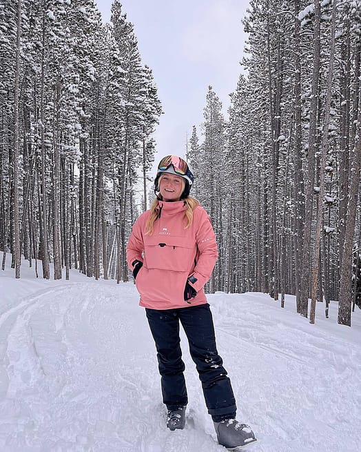 Customer @alirinkenberger in Dune W Snowboard Jacket Women Pink