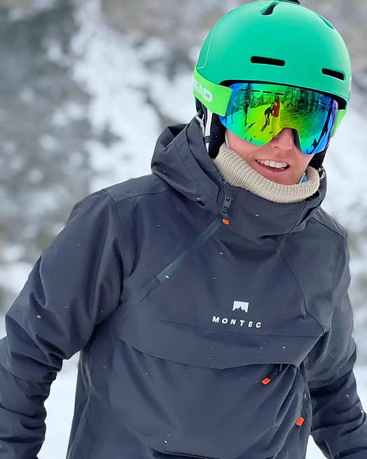 Customer @elinepeterse in Dune 2019 Snowboard Jacket Men Black