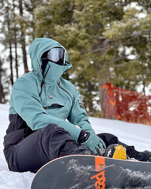 Customer @garbeyy in Doom 2020 Ski Jacket Men Atlantic/Black