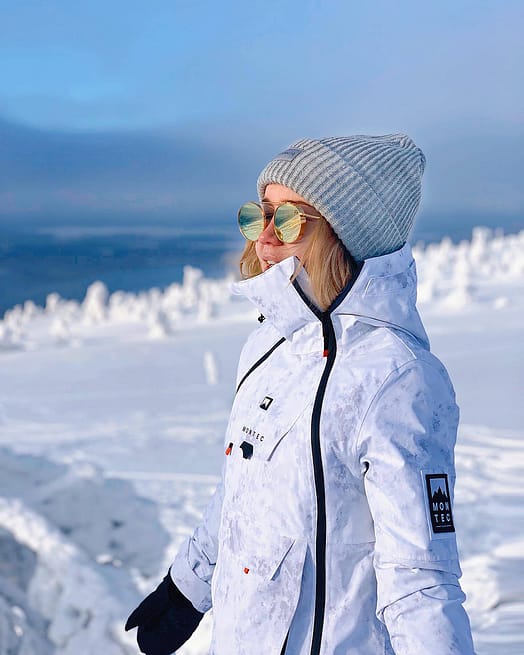 Cliente @amndariini en Doom W 2021 Chaqueta Snowboard Mujer White Tiedye