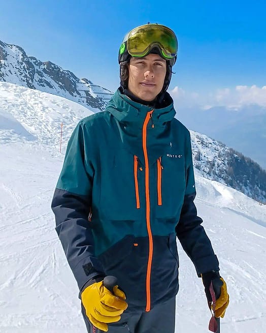 Customer @fede_confa in Fenix Snowboard Jacket Men Dark Atlantic/Black