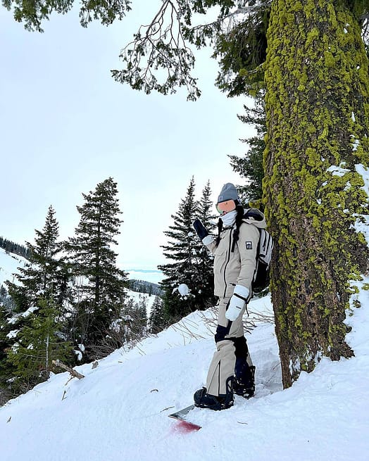 Zákazník @aayashihab v Fawk W 2021 Kalhoty na Snowboard Dámské Sand/Black