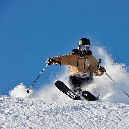 Customer @romanhardonniere in Fawk 2020 Ski Jacket Men Gold/Black
