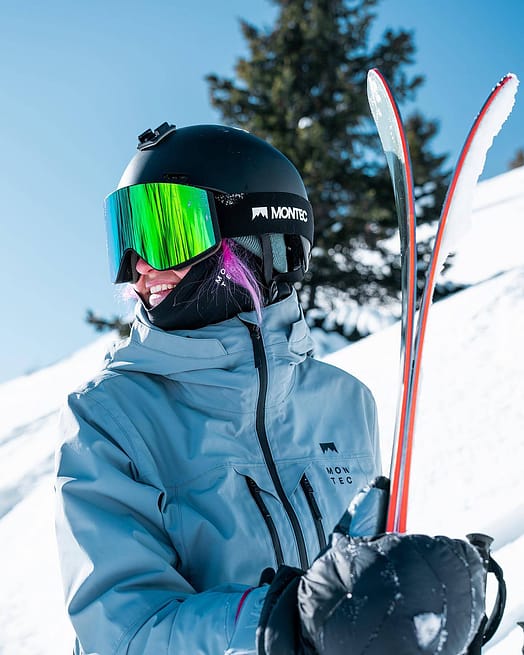 Customer @pyrouu in Moss W Snowboard Jacket Women Soft Blue/Black