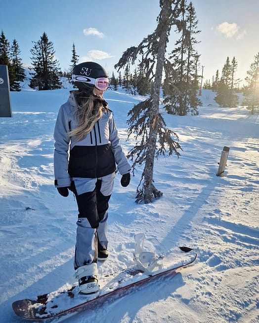 Client @kirstyellenmurfin93 dans Fawk W Pantalon de Snowboard Femme Soft Blue/Black