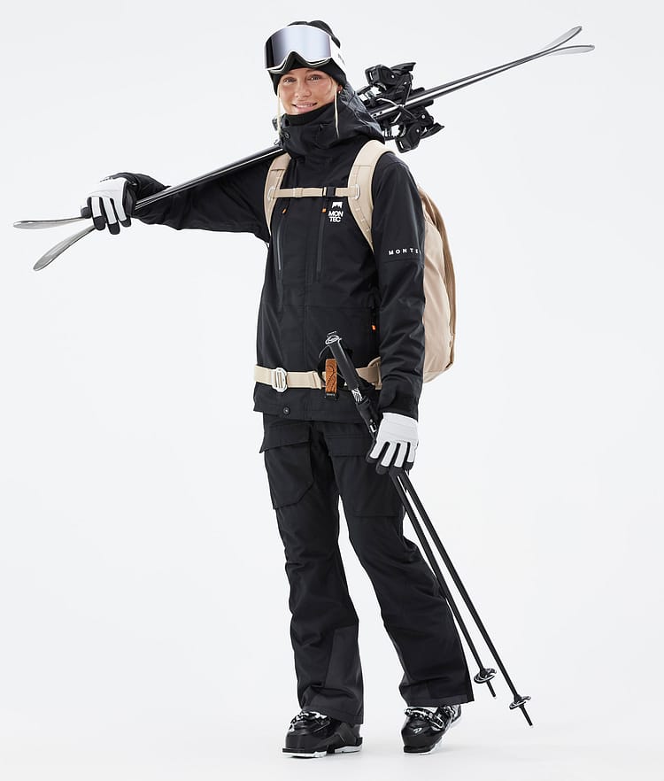 All Black Ski Outfit  Skiing outfit, Ski women, Black ski outfit